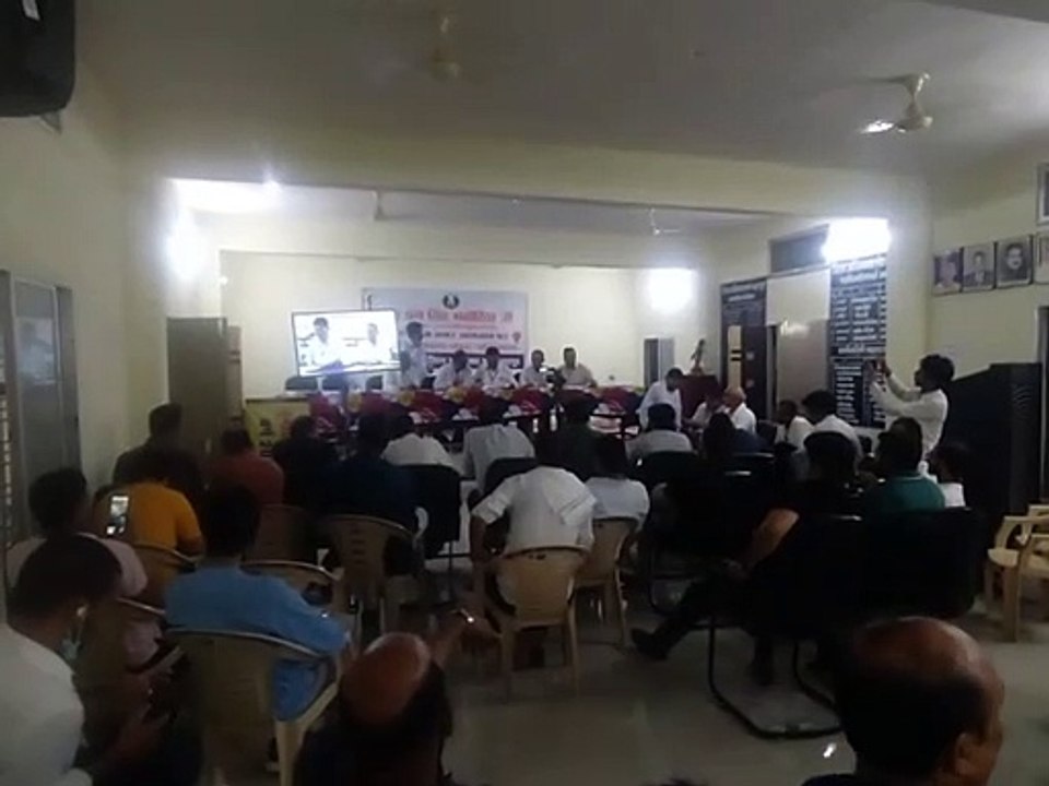जिला अधिवक्ता संघ के चुनाव में नरेंद्र खरे को 1 वोट से हराकर अध्यक्ष बने विनोद दीक्षित