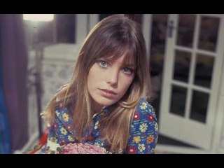 Obsèques de Jane Birkin  :Charlotte dans les bras de son compagnon Yvan Attal après la cérémonie