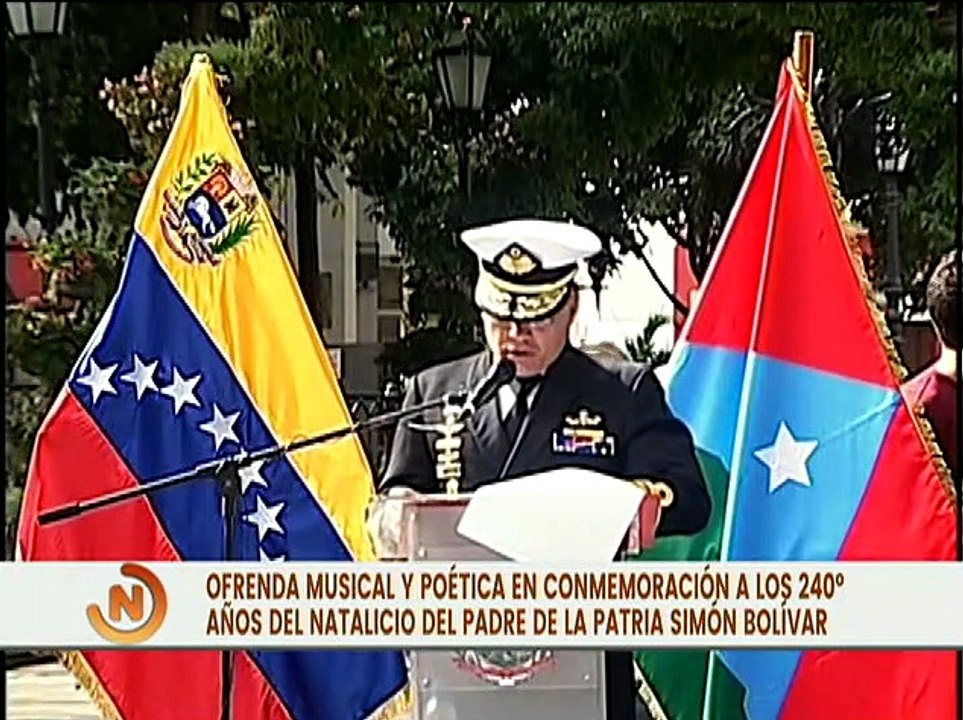 Autoridades de la FANB rinden honores por los 240 años del natalicio del prócer Simón Bolívar