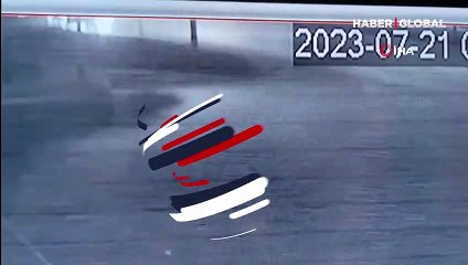 Bursa'da otomobil sürücüsünün öldüğü feci kaza kamerada