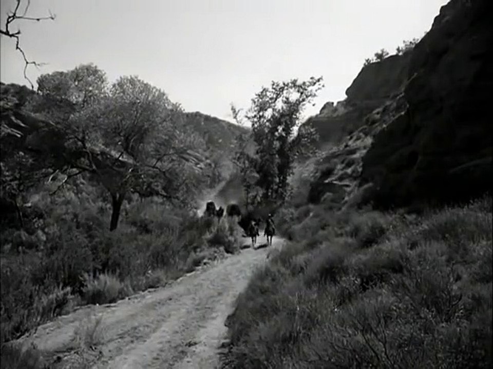 Mackenzie's Raiders - S1E05: Deadly Mirror