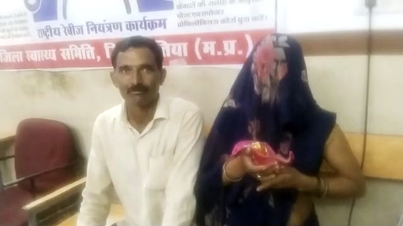 भक्ति में मीरा बनी महिला, भगवान का इलाज कराने अस्पताल पहुंची