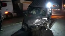 Muş'ta hafif ticari araç ile otomobil çarpıştı: 1'i bebek 8 kişi yaralandı