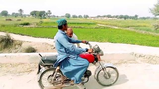 Mobile aur Motorcycle K sath Banda Bhi Bech Diya funny video Daily Ronak