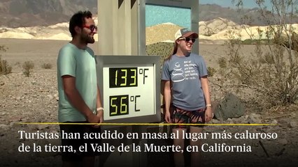 Los turistas buscan soportar las temperaturas extremas del Valle de la Muerte, en California