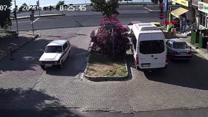 Kırmızı ışıkta aşırı sürat can aldı: 2 ölü 3 yaralı