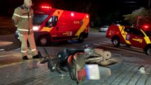 Motociclista fica gravemente ferido ao sofrer queda na Rua Salgado Filho