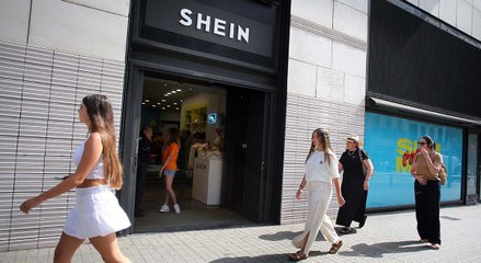 Largas colas en el centro de Barcelona para entrar a la nueva “pop-up” del gigante chino de la moda Shein