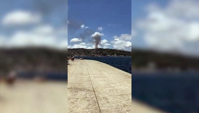 Sarıyer'de ahşap binada yangın