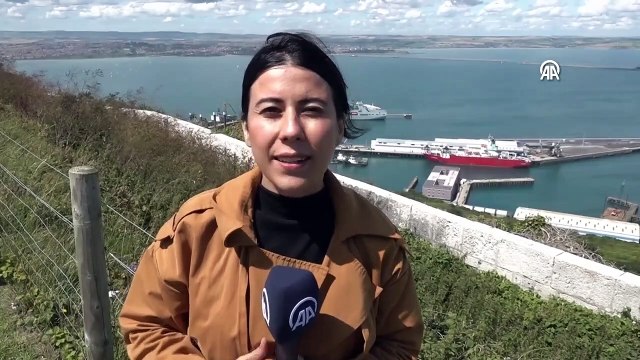 Un navire géant destiné à accueillir des demandeurs d'asile en Angleterre a remis à l'ordre du jour la politique d'immigration controversée du gouvernement