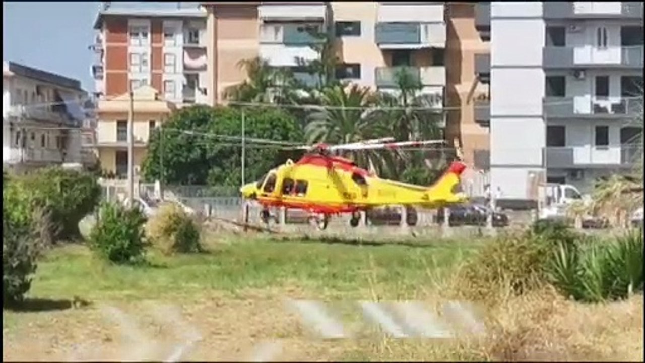 VILLAFRANCA, BIMBO DI 5 ANNI  PRECIPITA DAL TERRAZZO