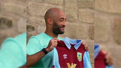 L'ancien joueur de Beşiktaş Redmond est de retour en Premier League ! Signé avec Burnley