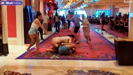 Quatre femmes se disputent un homme marié dans un hôtel de luxe à Las Vegas