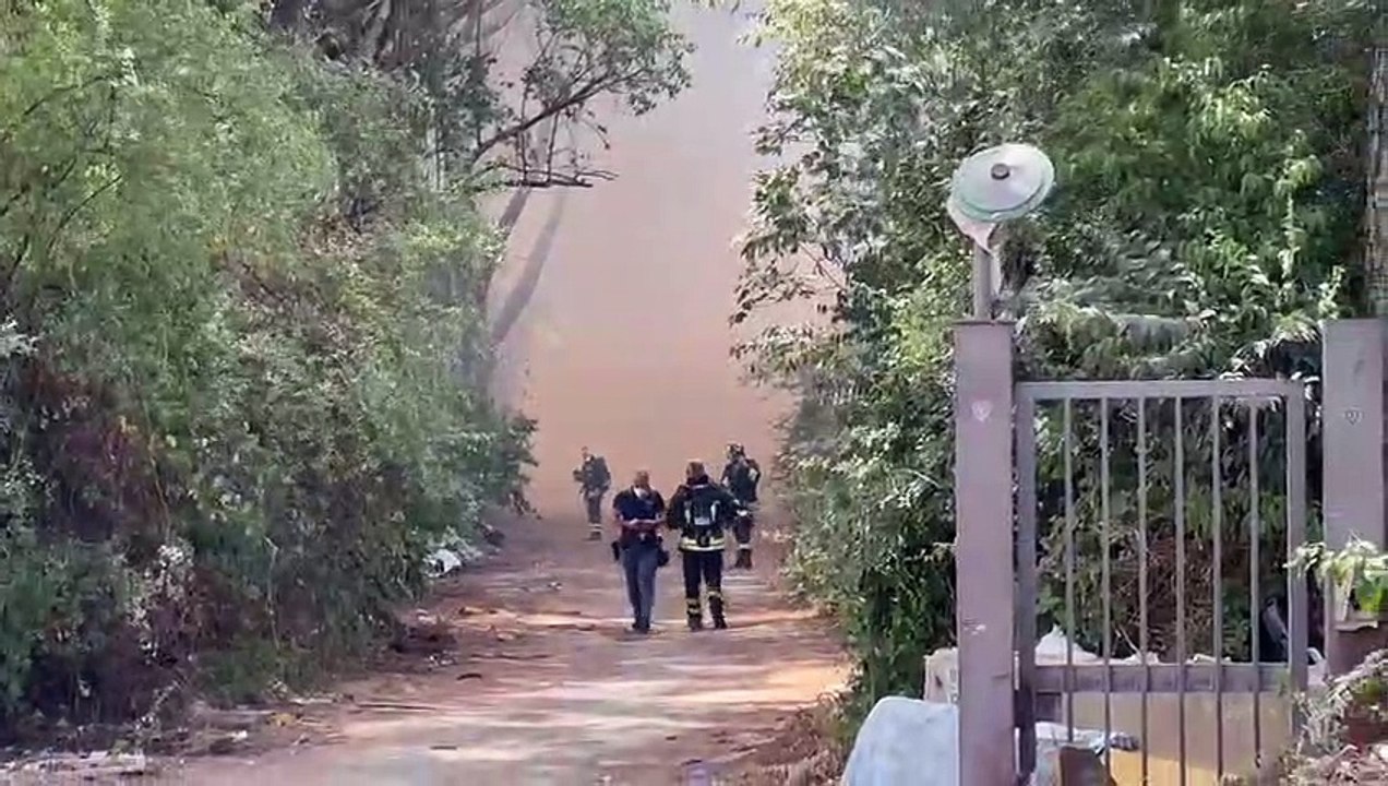 Firenze, ennesimo incendio all'ex Becagli