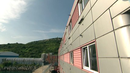 Government to house 500 migrants on barge by Autumn