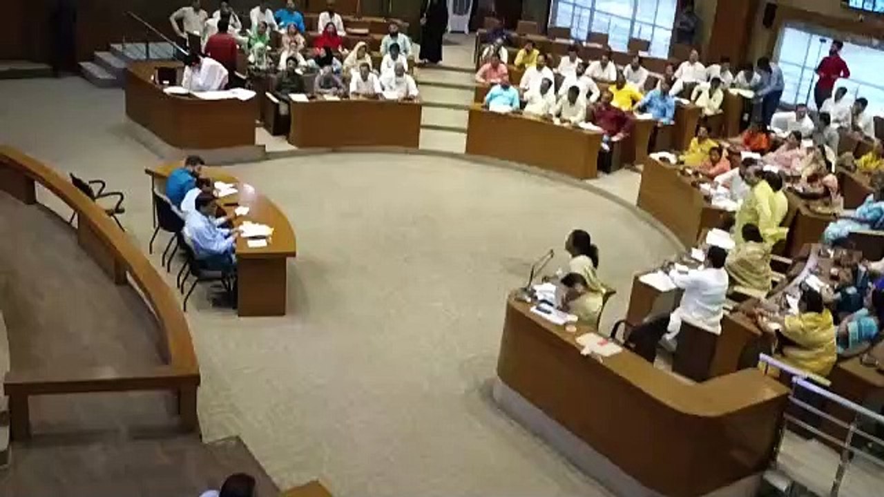 bmc नगर निगम परिषद अध्यक्ष- महापौर विवाद: तल्खी...