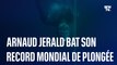 L'apnéiste français Arnaud Jerald bat le record du monde en atteignant 122 mètres de profondeur