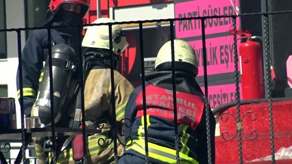 Avcılar'da İş Yerinde Yangın: 3 Kişi Dumandan Etkilendi