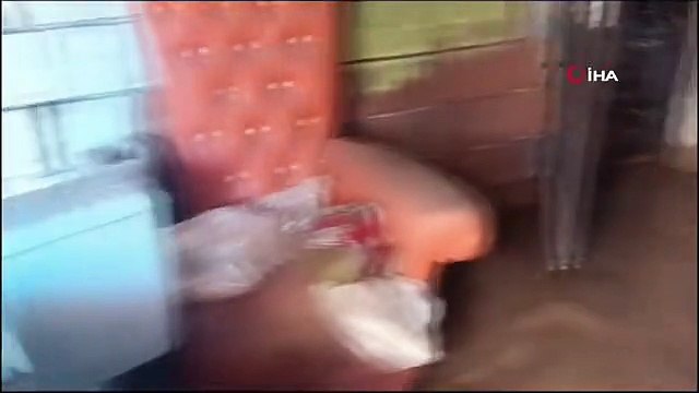 Doğubayazıt'ta sel: Yollar göle döndü, evleri su bastı