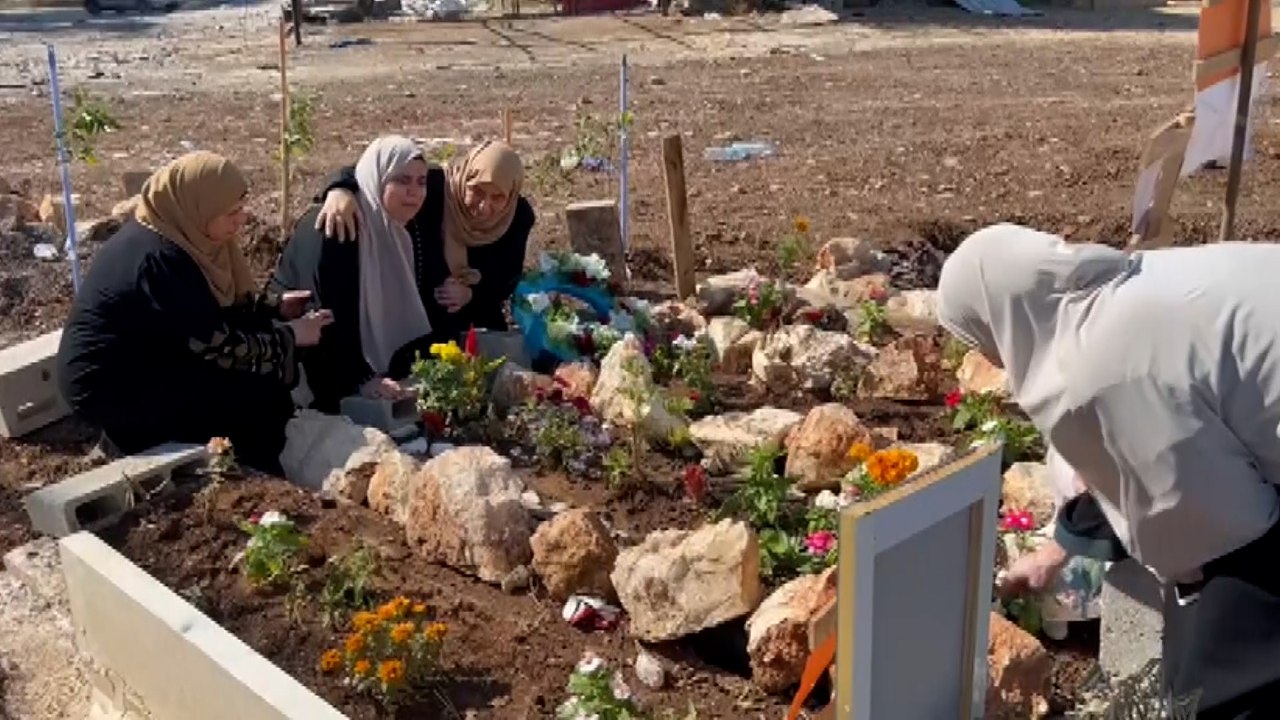 طلاب شهداء وأسرى فلسطينيون يتفوقون في الثانوية العامة