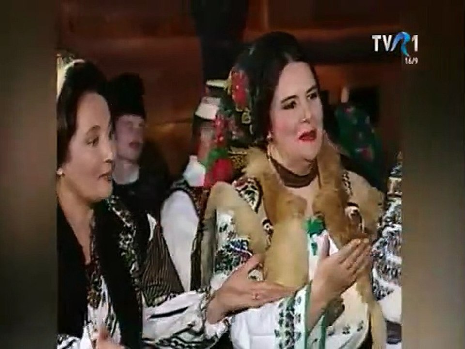 Laura Lavric, Daniela Condurache, Matilda Pascal Cojocarita, Mioara Velicu, Margareta Clipa, - Colaj din Moldova (La masa de Pasti - TVR 1 - 2002)