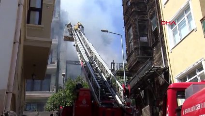 INCENDIE DANS UN BÂTIMENT EN BOIS DE 3 ÉTAGES À SARIYER- 2