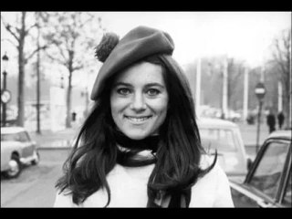 Sheila se confie sur sa vie de famille, sur sa petite-fille et sur la solitude