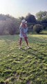 Alessandra Cantini gioca a golf