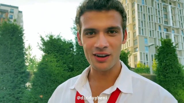 Caner Topçu, qui voulait faire l'éloge de sa nouvelle co-star Sümeyye Aydoğan, a provoqué la colère de son ancienne partenaire Rabia Soytürk.