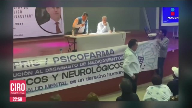 Interrumpen evento de López-Gatell para reclamarle por desabasto de medicamentos psiquiátricos