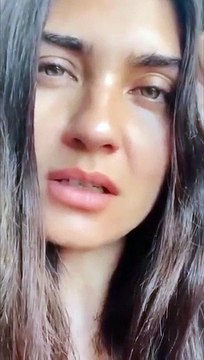 Tuba Büyüküstün a été ridiculisée avec la vidéo en anglais qu'elle a tournée disant Je veux comprendre