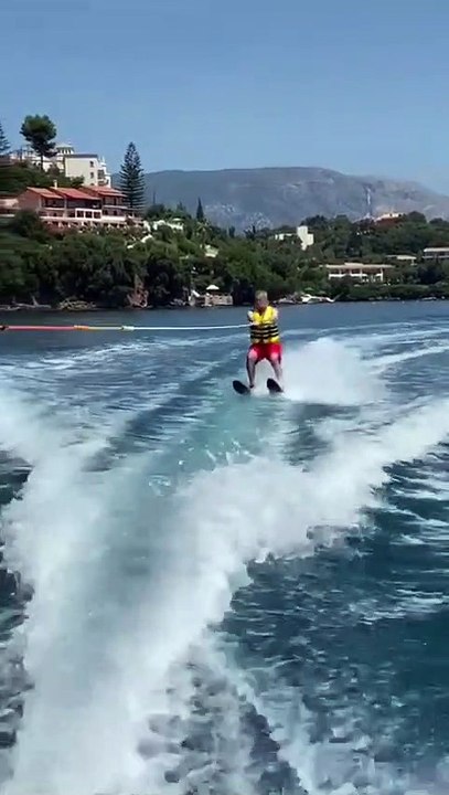 Στα 60 και μετά από ένα ζόρικο χειρουργείο στη...