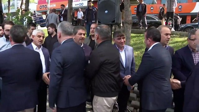 AK Parti'de ismi İBB adaylığı için geçen Tevfik Göksu'nun namaz fotoğrafı gündem oldu