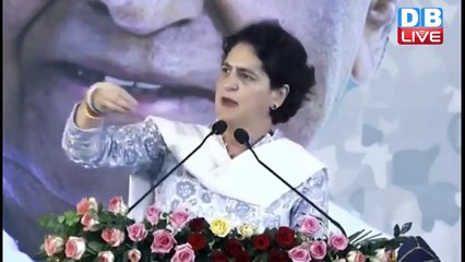 सिर्फ़ एक लाइन में Jyotiraditya Scindia पर निशाना साध गईं प्रियंका | Priyanka Gandhi in gwalior