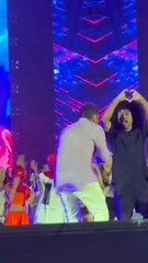 تامر حسني يناقس اليوتيوبر نويل في الرقص بحفل مهرجان العلمين