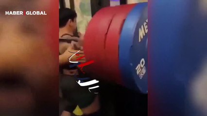 Fenomen isim ölümüne neden olay kamerada! 210 kiloluk halterin altında kaldı, boynu kırıldı