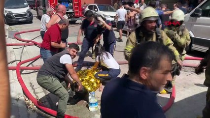 Kağıthane'de Buzdolabı Yangınında 7 Kişi Dumandan Etkilendi