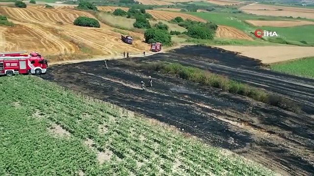 Arnavutköy'de 20 dönüm buğday tarlası küle döndü