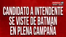 De Ciudad Gótica a Paraná: candidato a intendente se viste de Batman en plena campaña