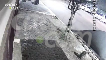 Vídeo: acidente que deixou motociclista ferido na rua Manaus
