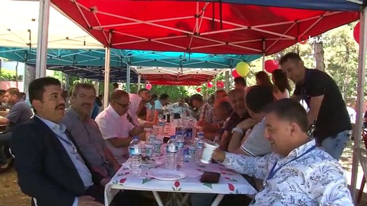 Yetiştirme yurdu arkadaşları pilav gününde bir araya geldi