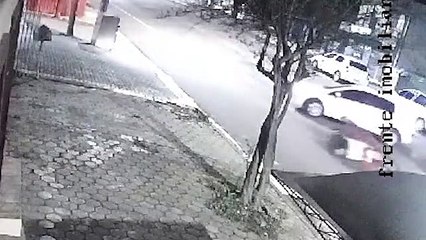 Câmera registra acidente na Rua Manaus