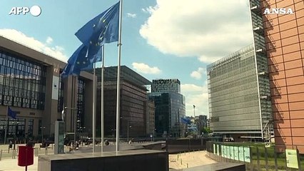 Eurolandia regge l'impatto Ucraina, giu' il debito