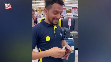 BAE'de Türk lirası taşıyan Hint genci: Türkiye'yi seviyorum