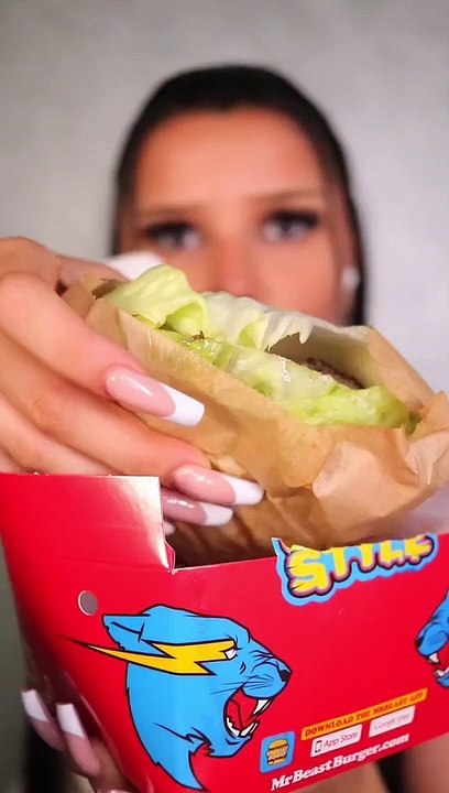 Noodles mukbang