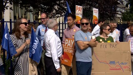 خسارة كادت تتحول إلى فضيحة.. هل تراجعت شعبية المحافظين في بريطانيا؟