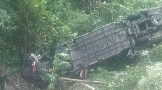 Trágico accidente de tránsito en Santander dejó al menos nueve personas muertas y más de 20 heridas