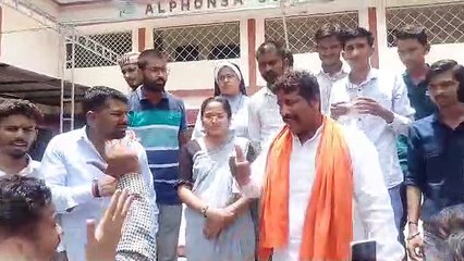 अकोदिया में तिलक लगाकर आए विद्यार्थी को नहीं दिया स्कूल में प्रवेश