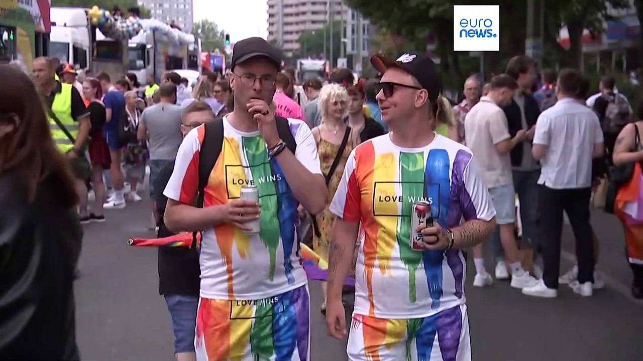 Schrill und bunt: Hunderttausende feiern in Berlin den Christopher Street Day