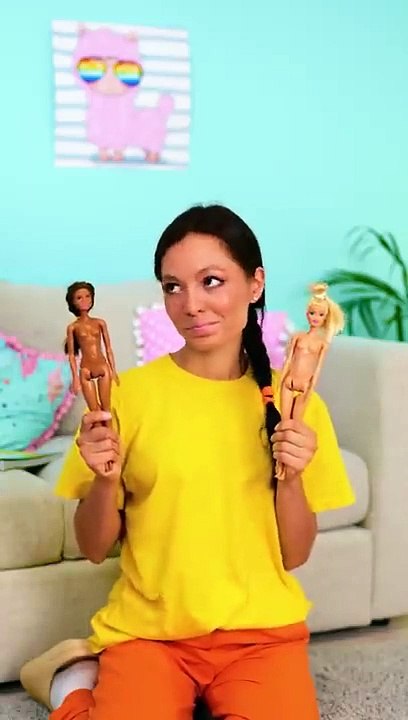 COMMENT CRÉER DE MIGNONNES TENUES POUR POUPÉES À L'AIDE DE BALLONS #shorts